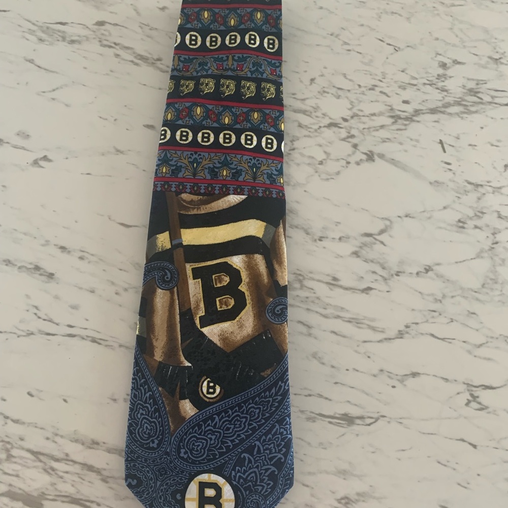 Stylish   Tie with B Pattern  A11